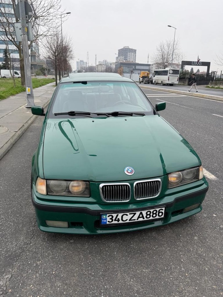 BMW 320i