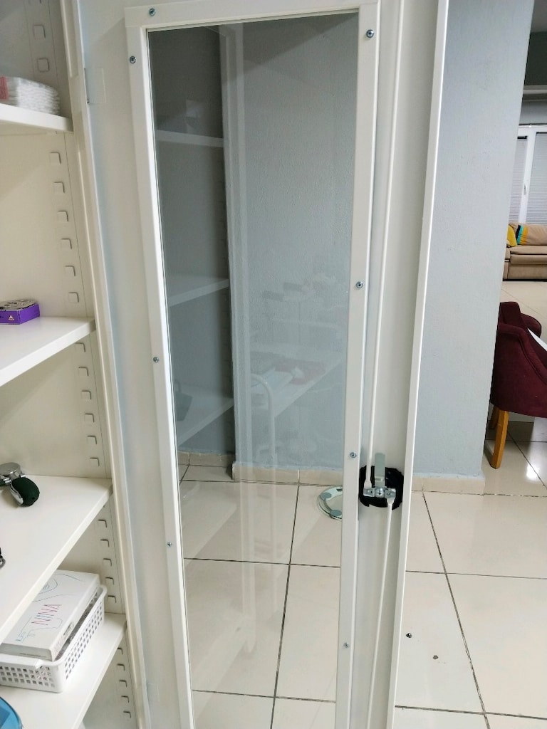 çelik demir ilaç dolabı acil satılık fiyatta yardımcı olurum - 2
