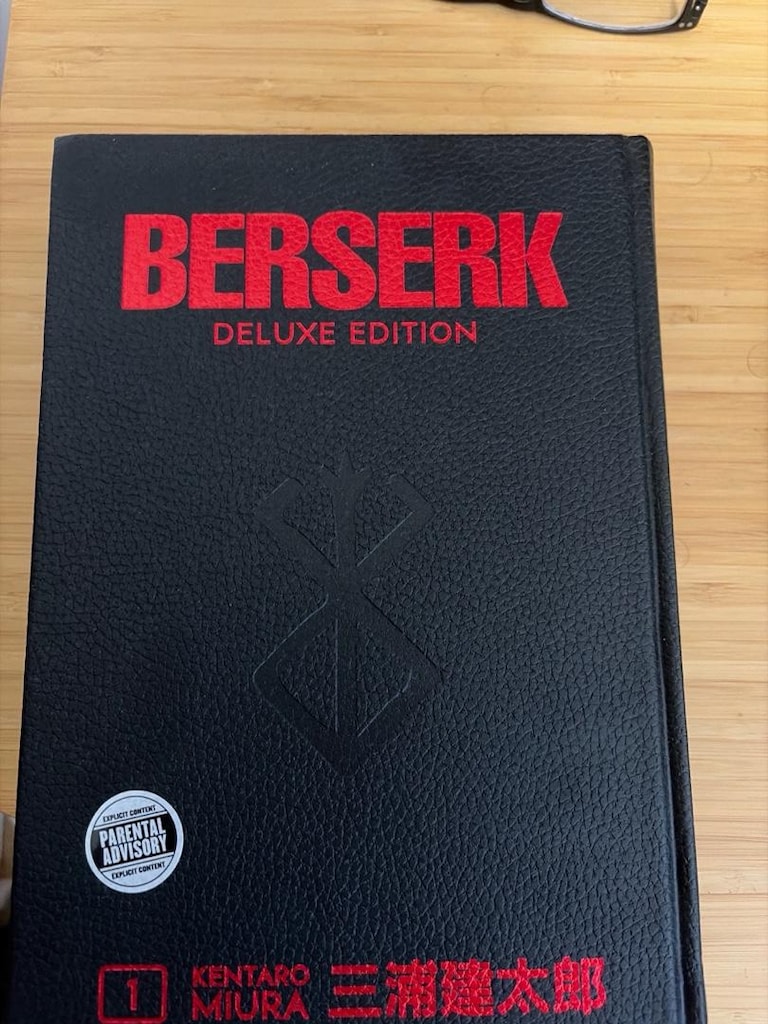 Berserk Deluxe Edition Vol 1