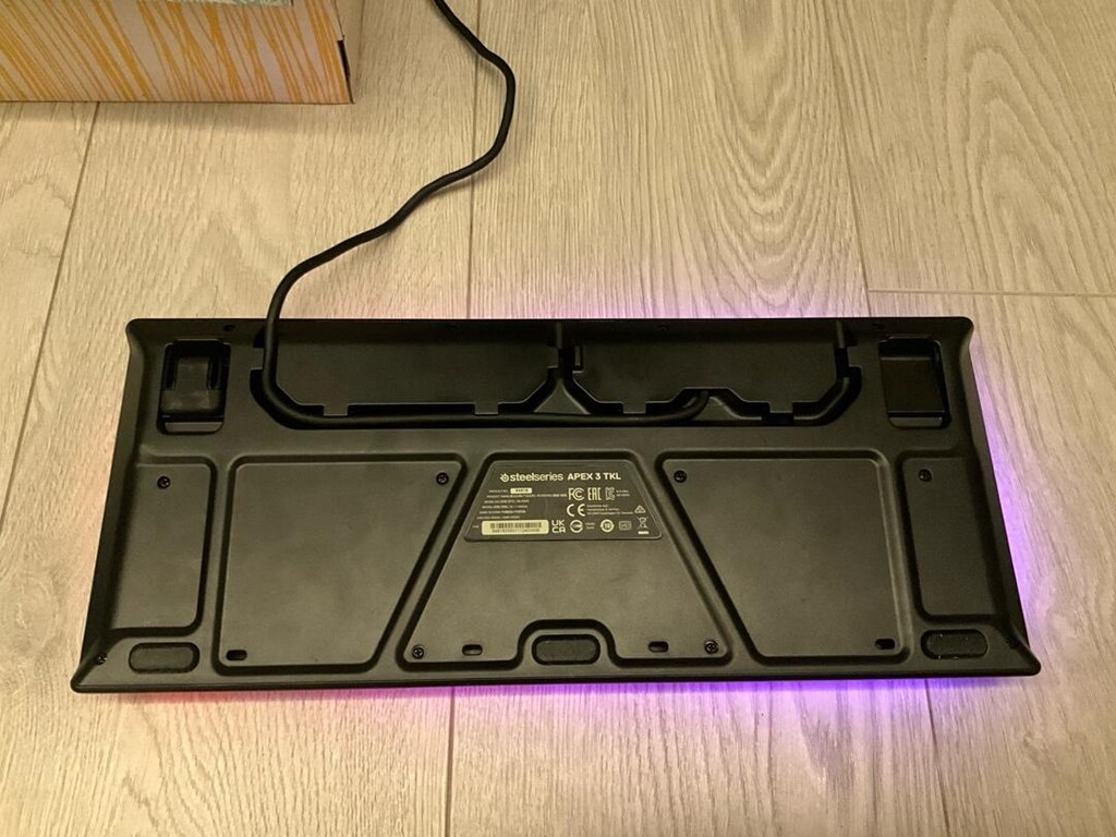 SteelSeries Apex 3 TKL RGB Oyuncu Klavyesi – Temiz, 1 Ayak Kırık - 2
