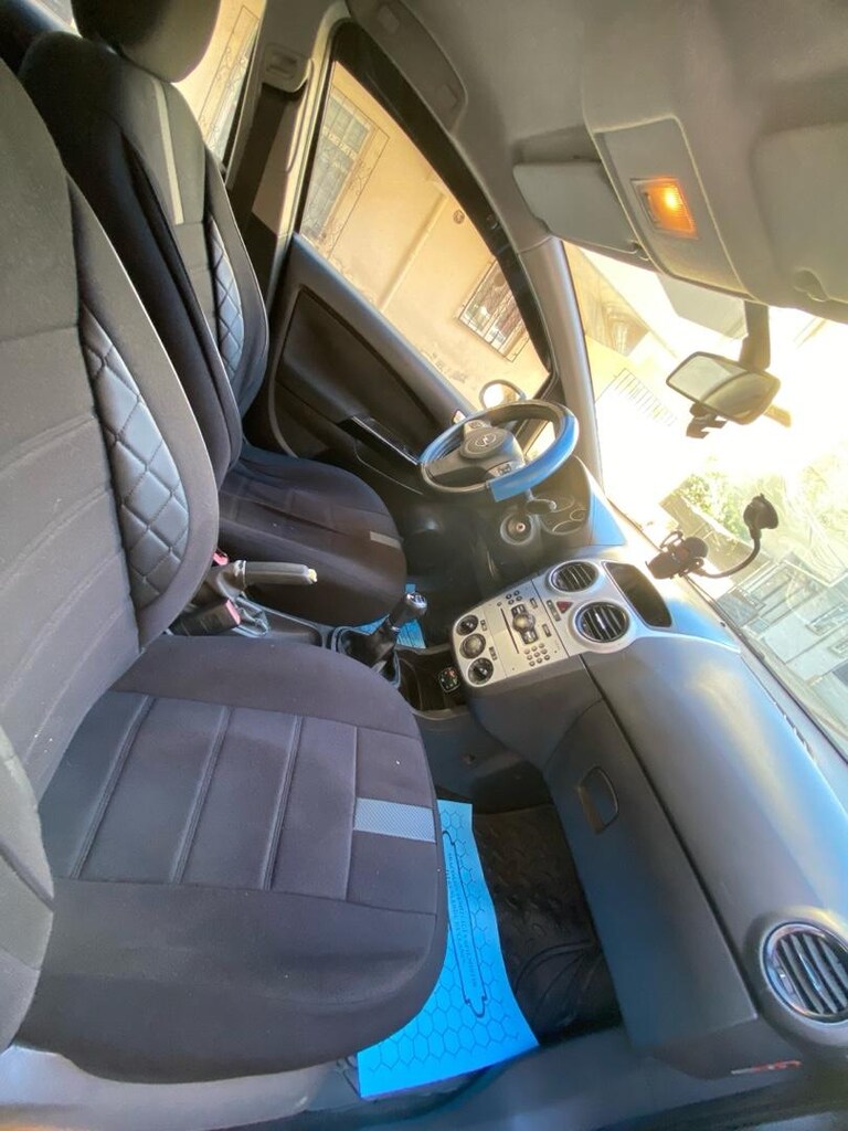2009 model Opel corsa - 4