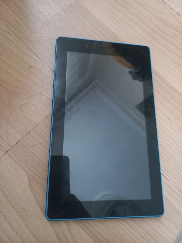 LENOVA TABLET ( TB3-710F MODEL ) - 4