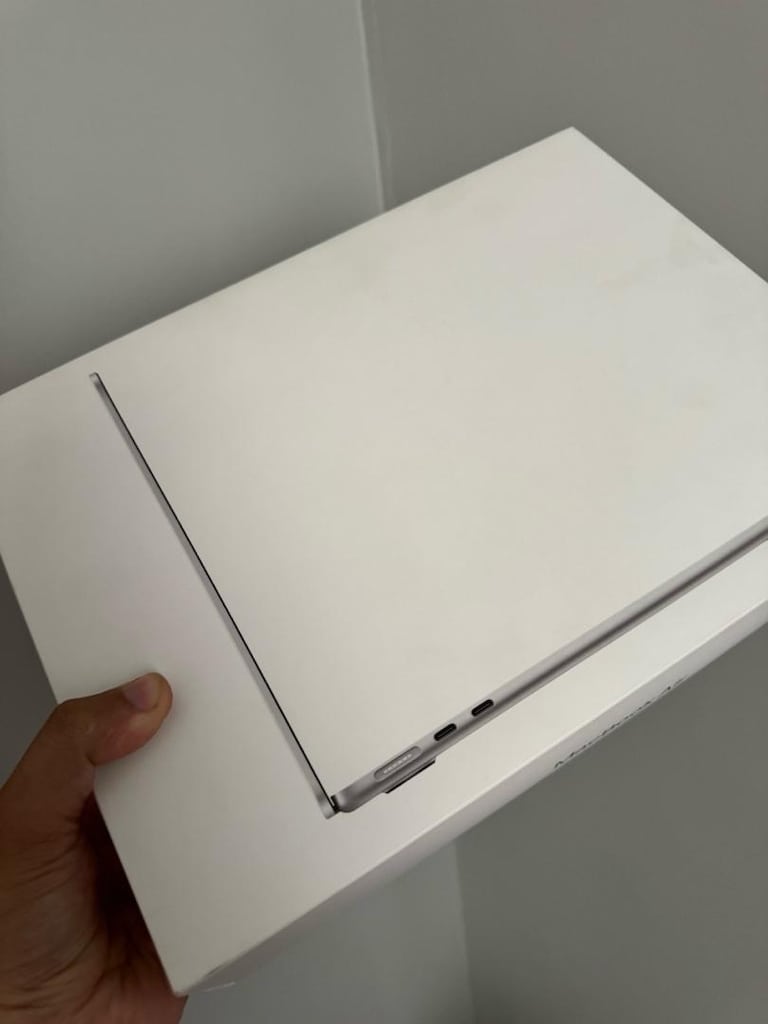 MacBook Air M5 NOKTA HATASIZ %100 Pil - 4
