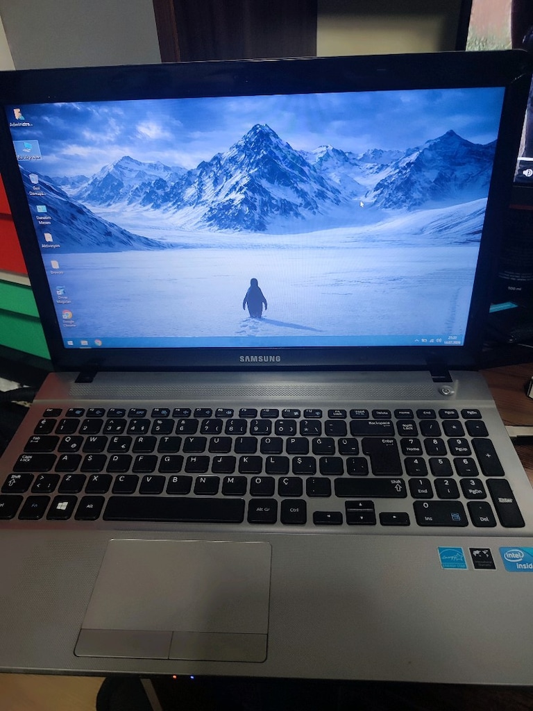 Samsung laptop - 2