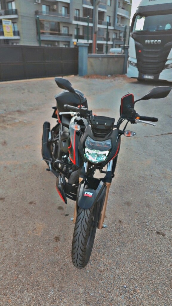 TVS RTR 200 4V - 6
