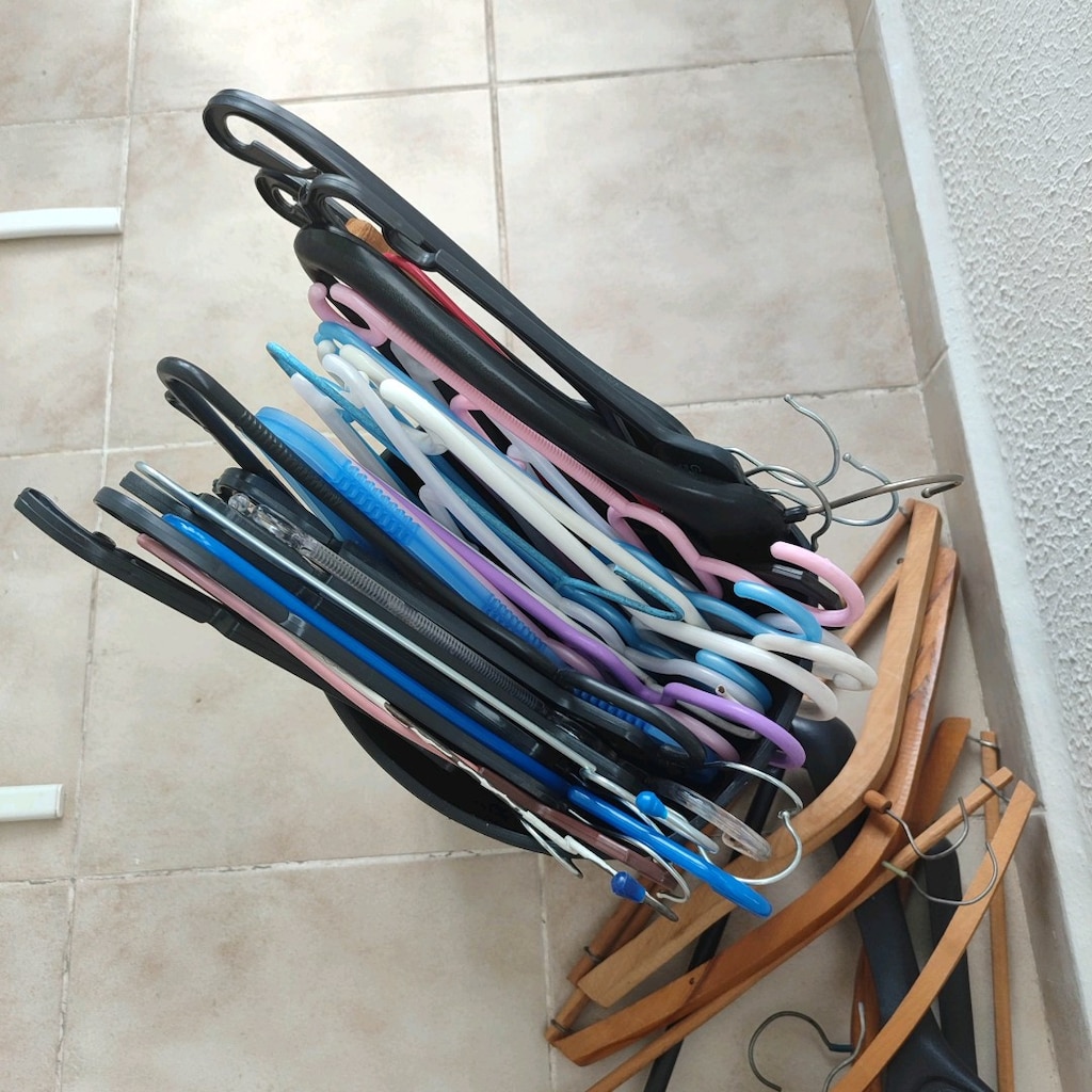 Elbise askısı tahta plastik ve çelik tel karışık - 2