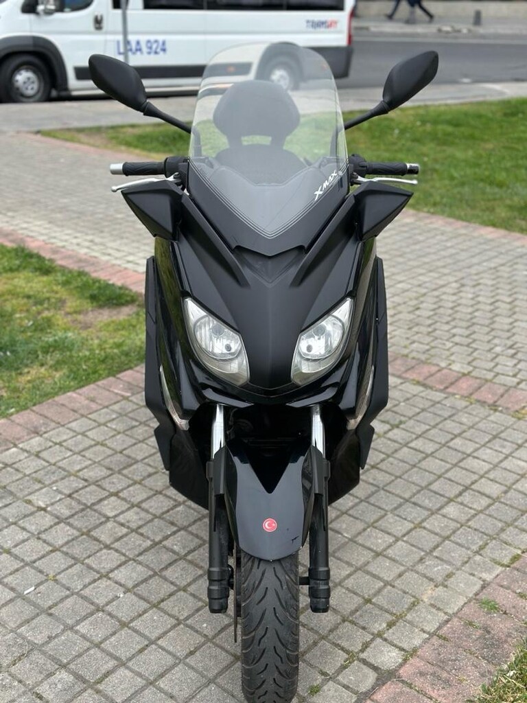 YAMAHA XMAX 250 - 17