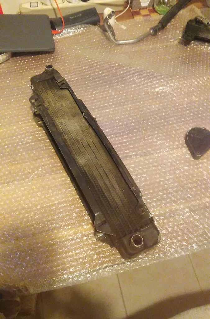 MERCEDES W116 YAĞ RADYATÖR SOĞUTUCU - 7