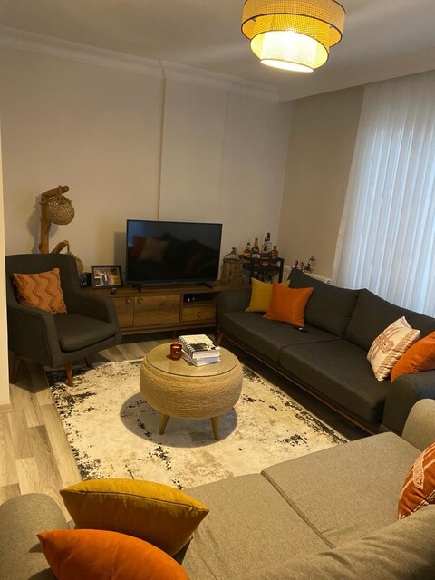 koltuk takımı ve tv ünitesi