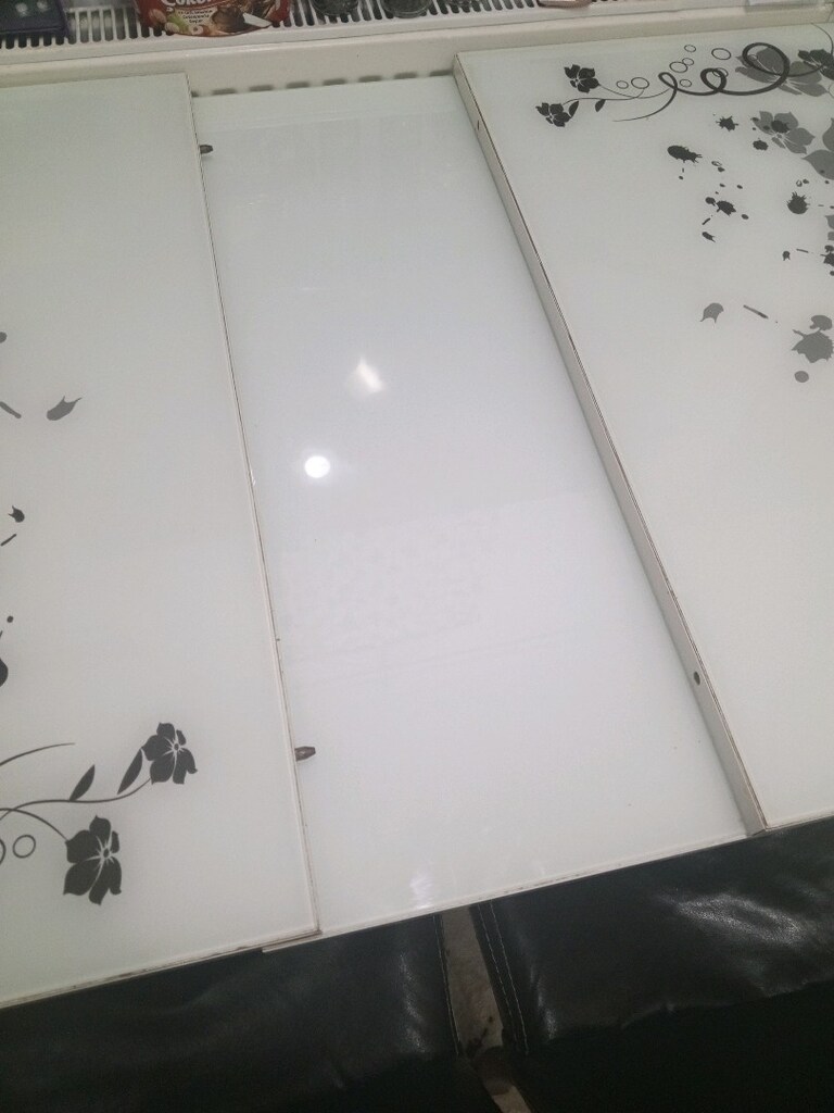 Cam masa ve 3 sandalye açılır masa - 3
