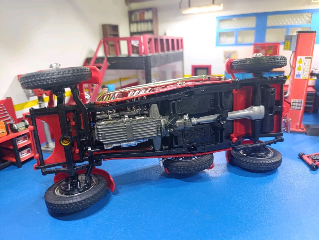 ALFA ROMEO MONZA 1934 BURAGO 1/18 - 6