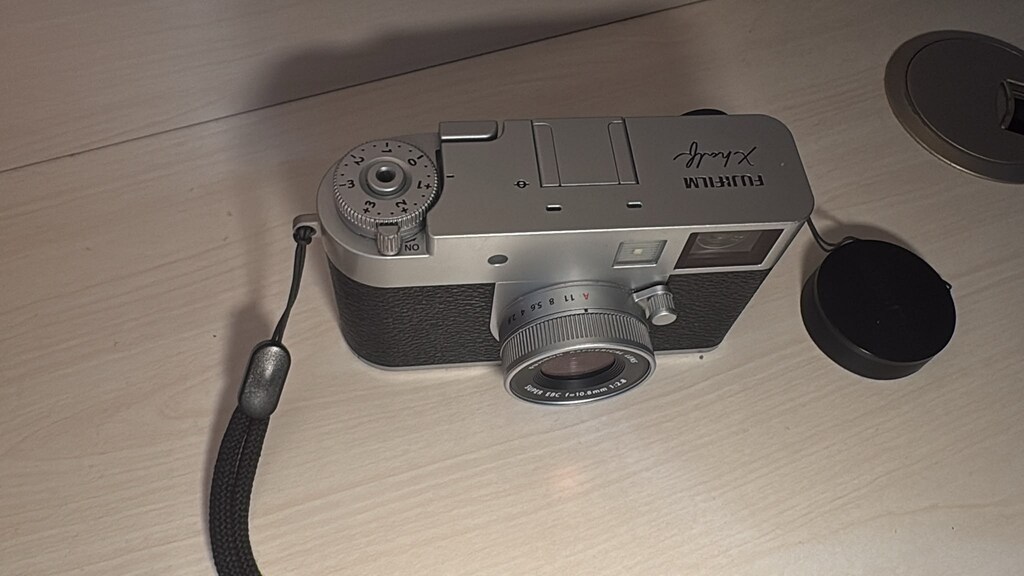 Fuji Film XHalf Metalik Gri - 3