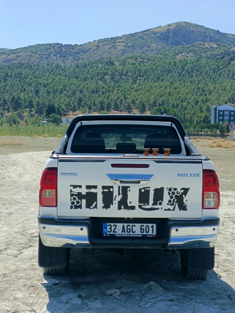 Toyata Hilux - 2