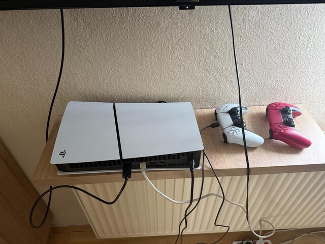 SATILIK PS5 slim ve televizyon