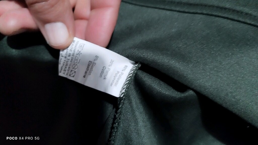 #Under Armour dalgıç kumaş likralı sweat Eni çekilince 58  Boyu 70?? - 8