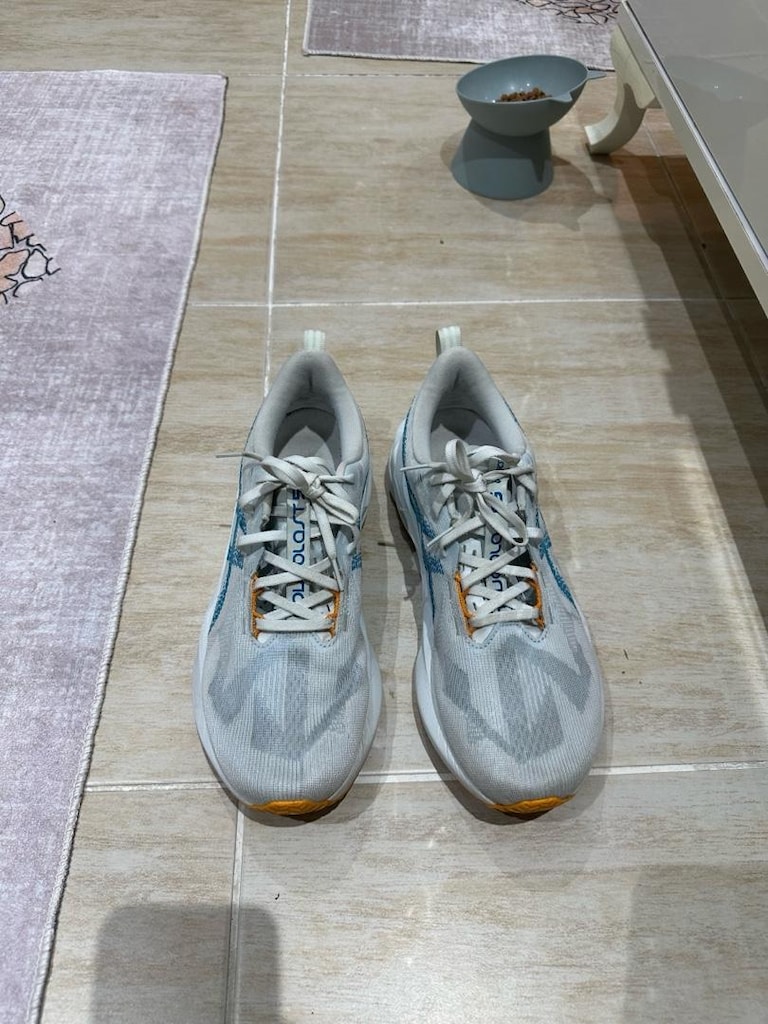 Asics Novablast 5 - 7