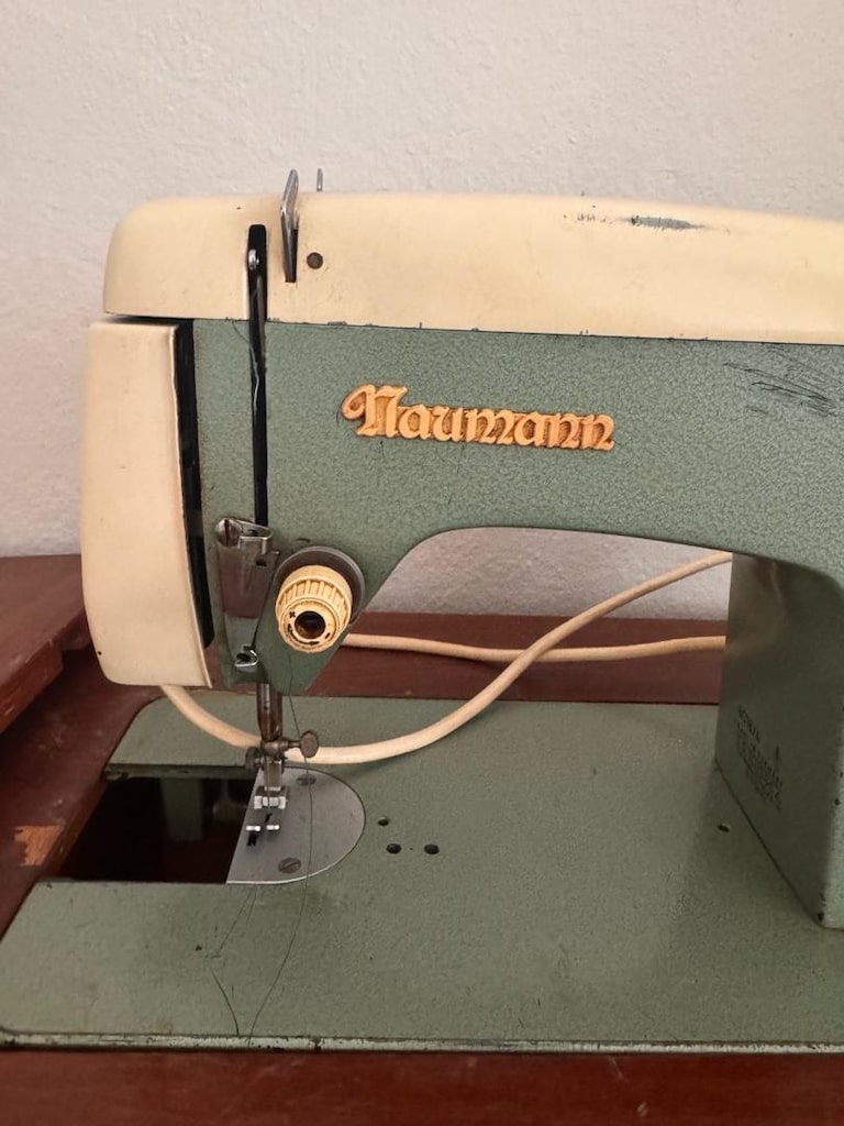 Dikiş Makinesi ve Sehpası - 9