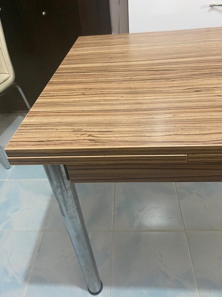 mutfak masası ve 4 sandalyesi 2000tl - 2