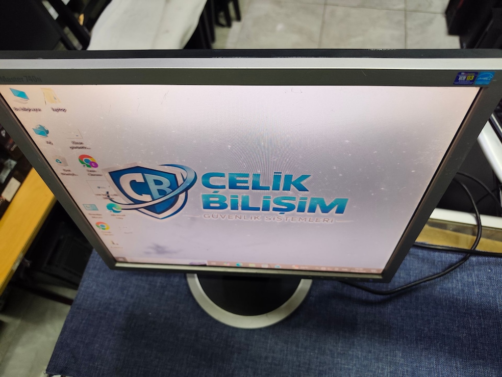 Samsung SyncMaster 740N 17 inç Monitör - 2