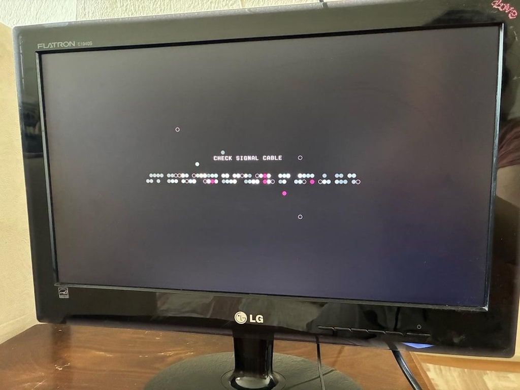 LG Flatron E1940S-PN 18.5” LED Monitör - 4
