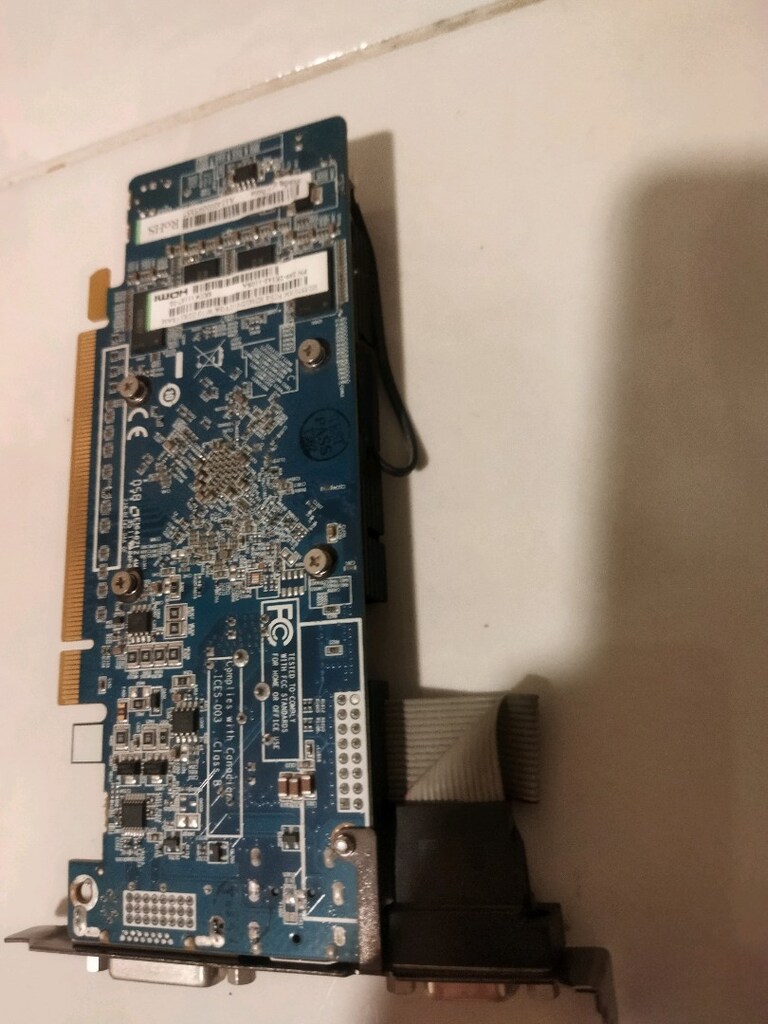 1 GB DDR3 EKRAN KARTI