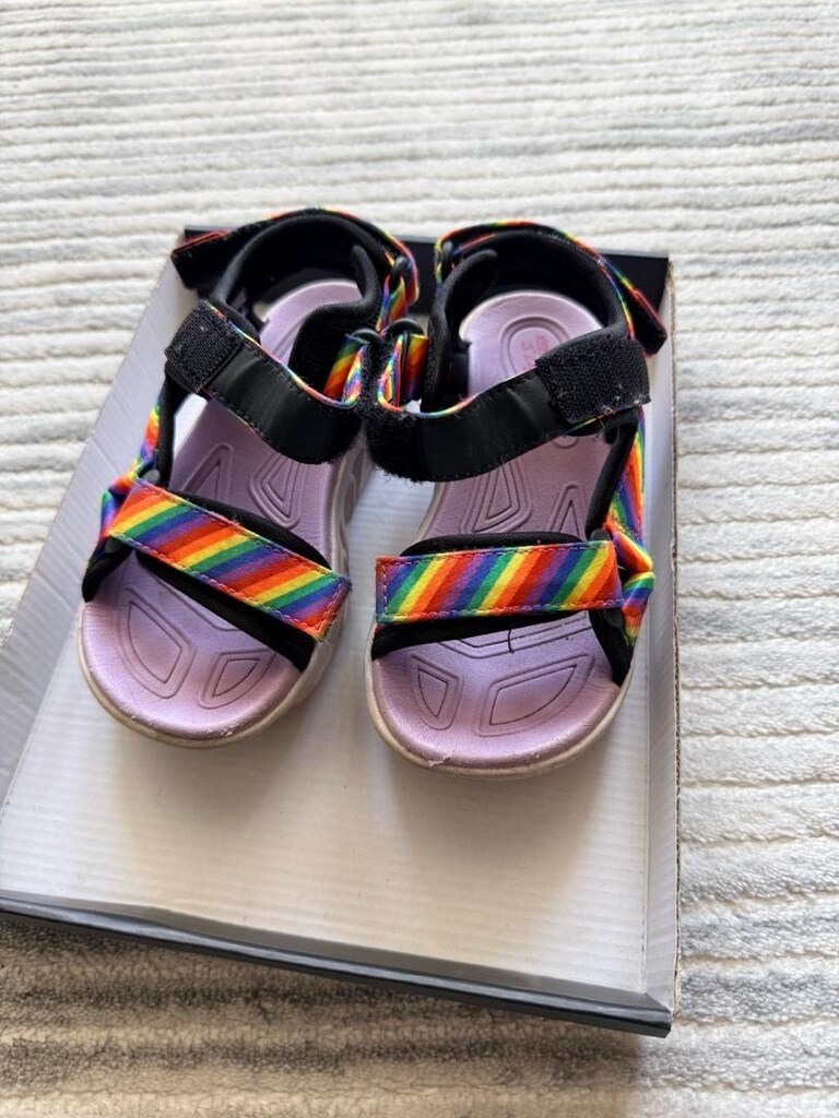 skechers ışıklı sandalet