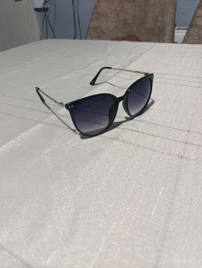 Tommy Hilfiger güneş gözlüğü - 3
