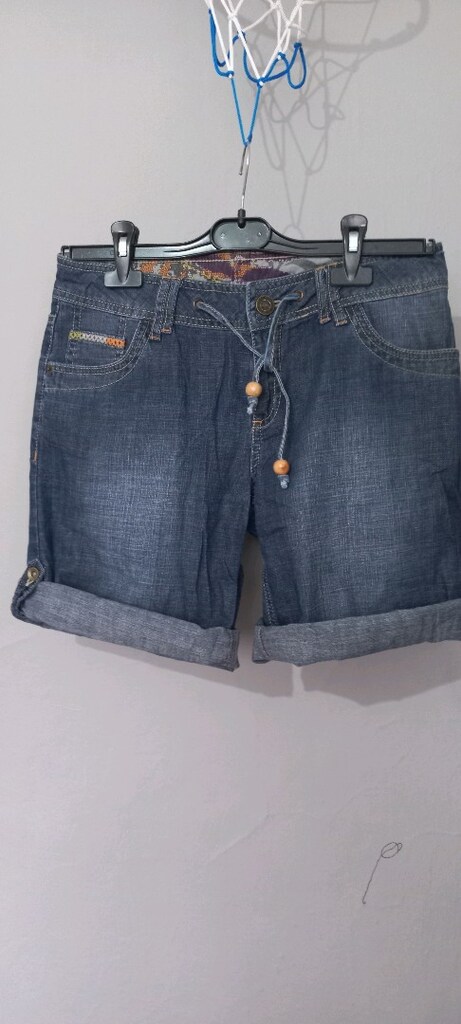 LCW DENIM Jean Şort. kısa ve uzun kullanilabilir.