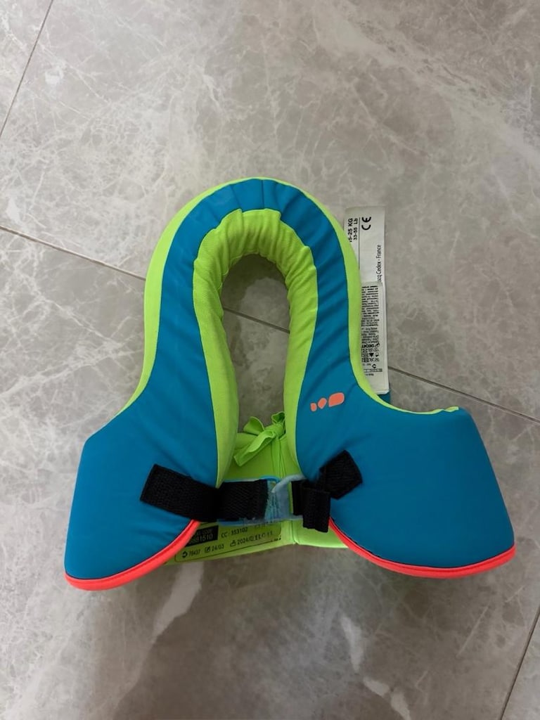 Decathlon Çocuk Yüzme Yeleği + Yüzme Tahtası + Havuz Makarnası - 2