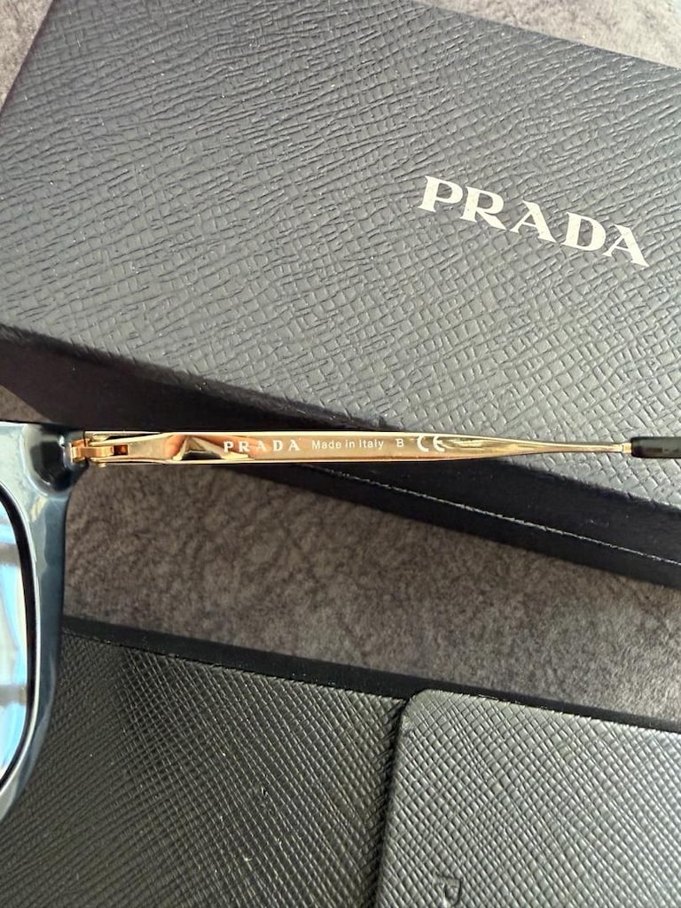 prada gözlük
