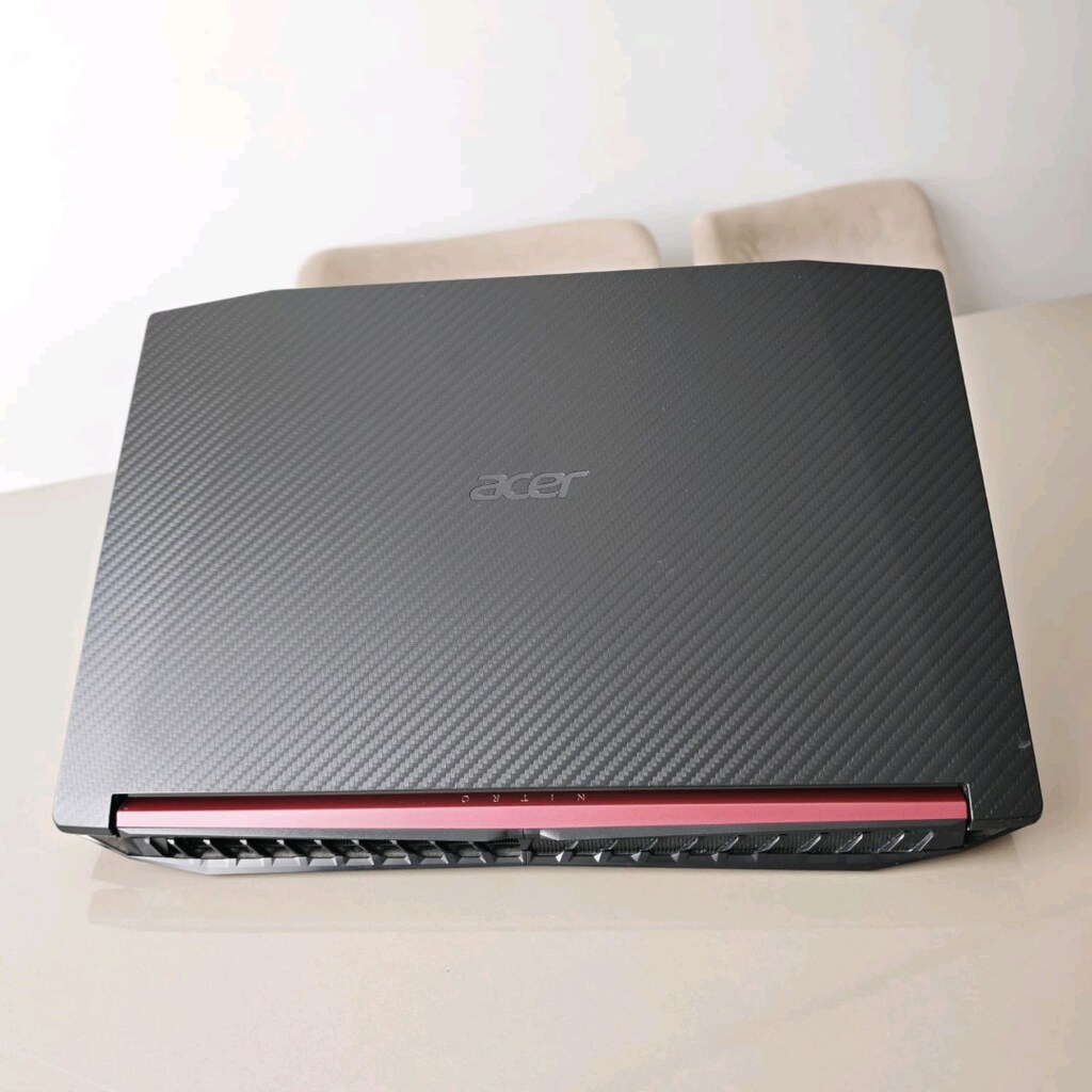 Acer Nitro 5 Laptop Rayzen 5 2500u SSD 512GB RAM 8GB ddr4 - 4