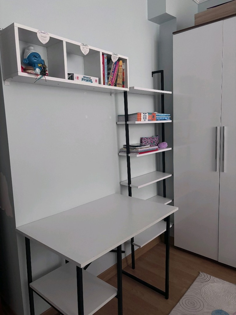 gardrop ve çalışma masası - 7