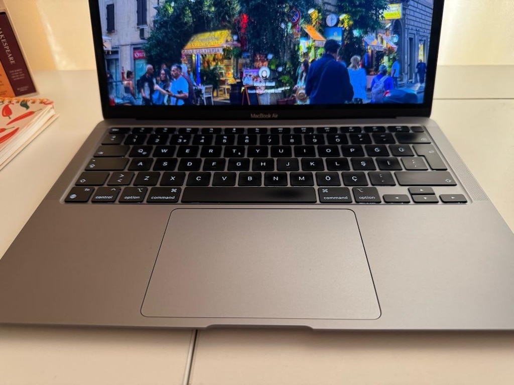 Macbook Air MGN63TU/A - 5