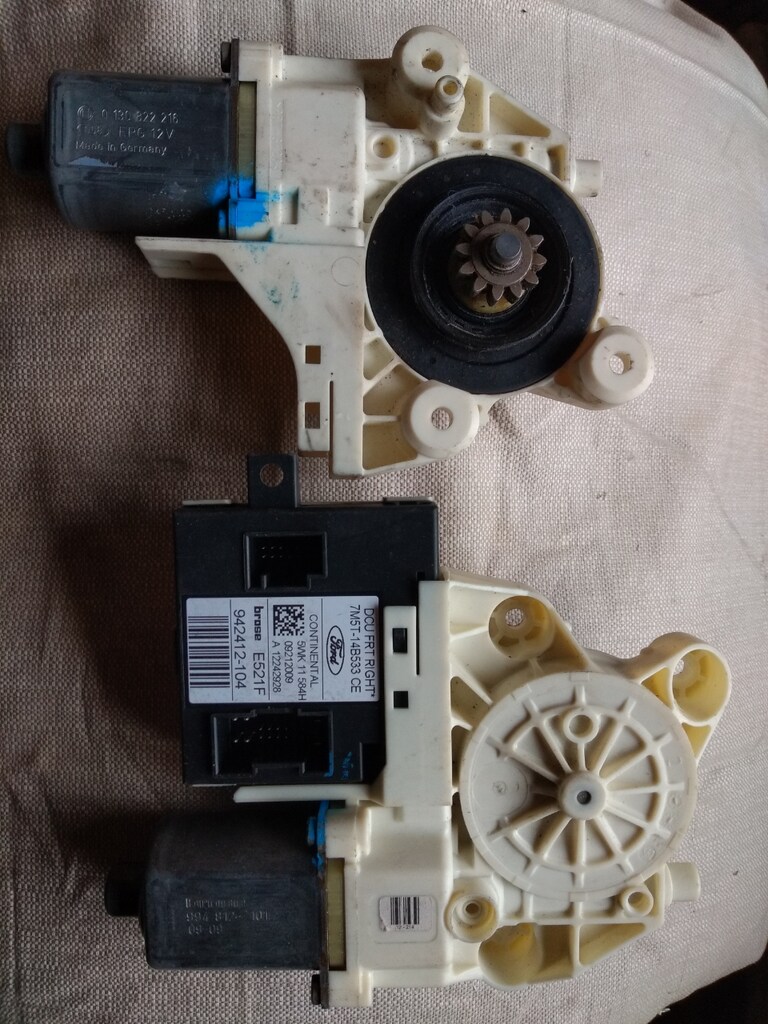 Ford Focus Mk1 Sağ Ön kapı Cam Motorları - 2