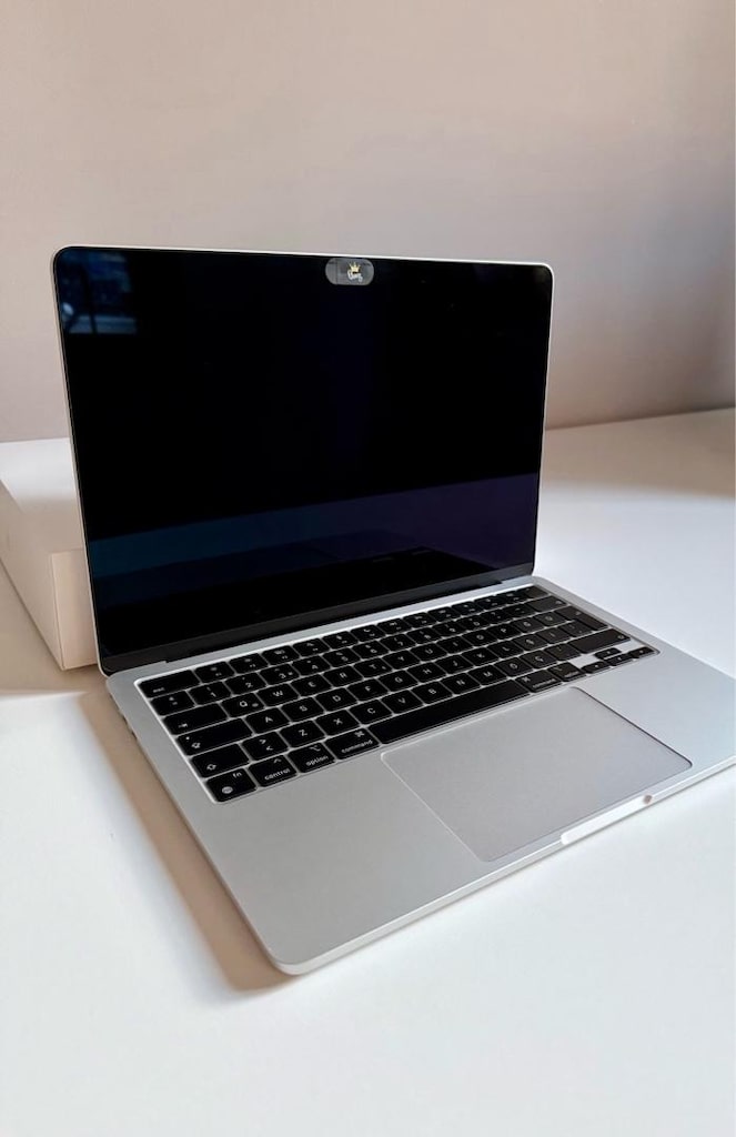 APPLE M2 ÇİPLİ 13,6 İNÇ MACBOOK AIR - 2