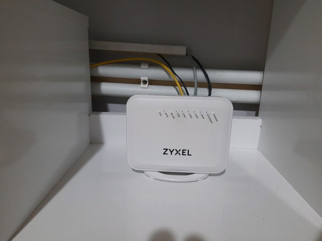 ZYXEL VMG1312-T20B VDSL2 MODEM - 2