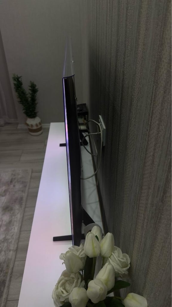 Samsung 140 ekran oled 4k üzerinde ekran koruyucu bulunmamaktadır - 3