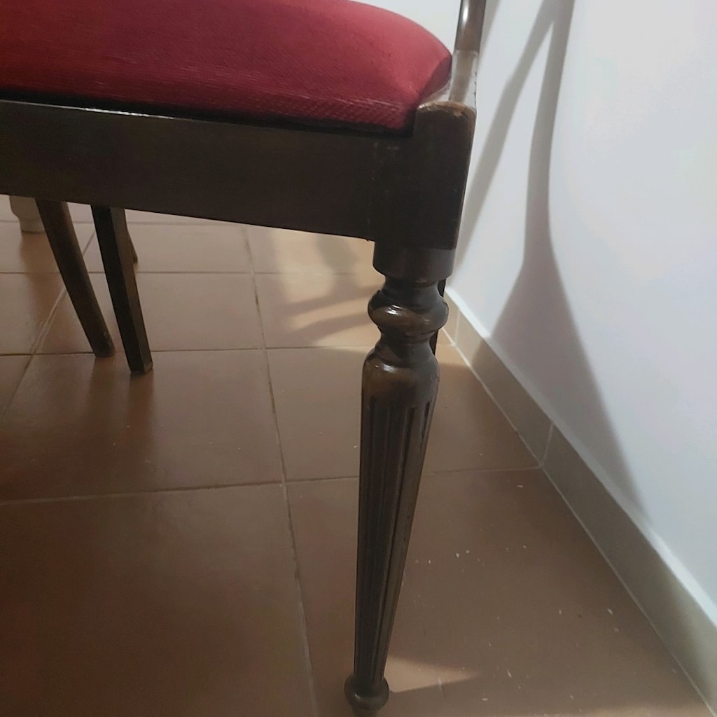 Ağaç masa ve dört adet antika sandalye - 5