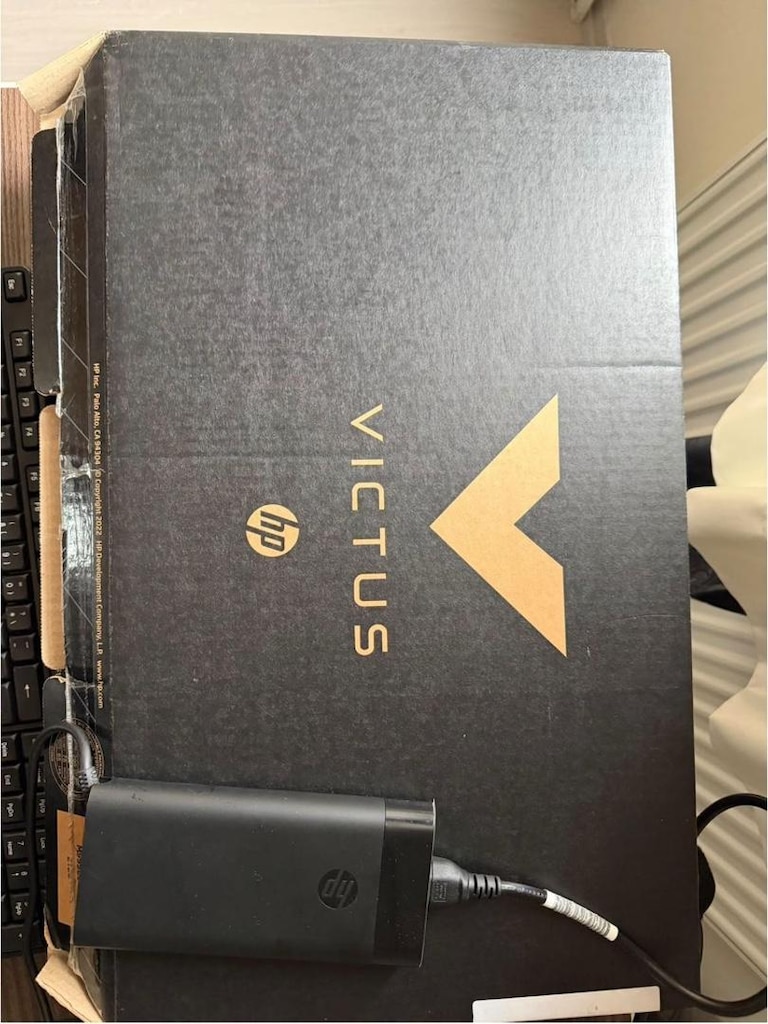 HP victus laptop - 3