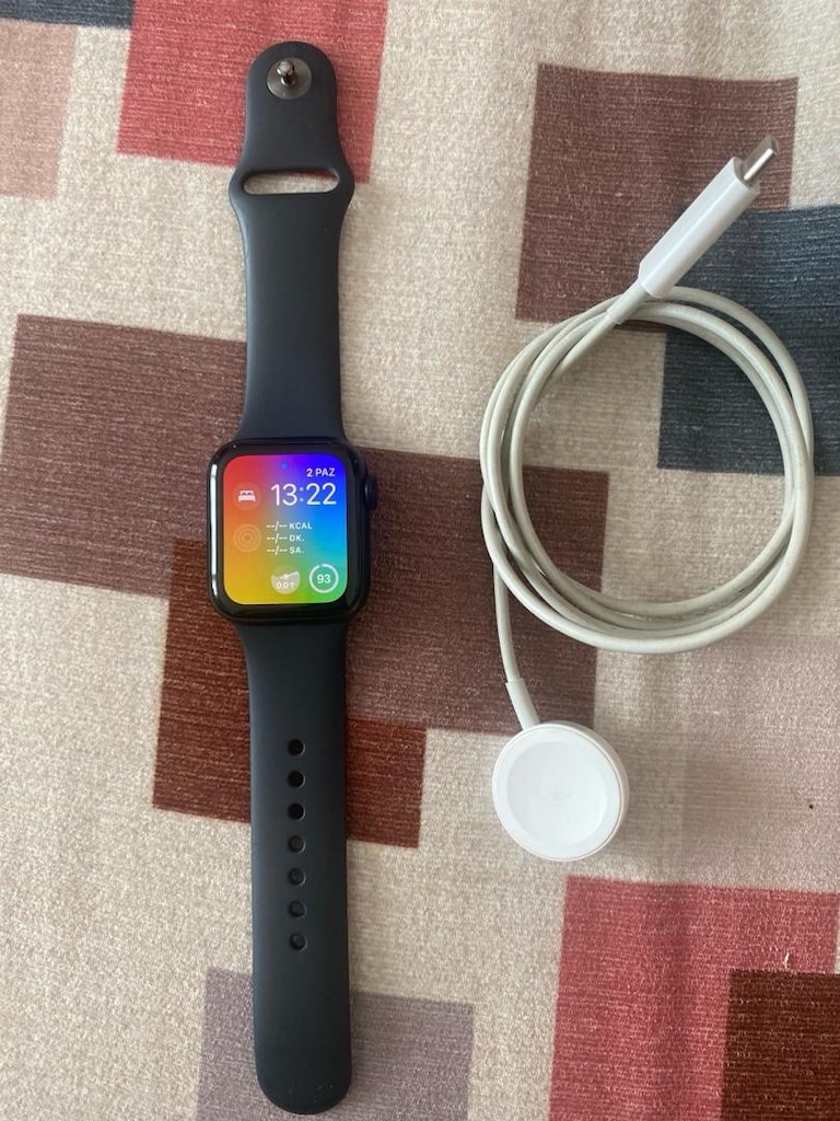 Apple Watch SE 2.nesil acil satılık temiz cihaz
