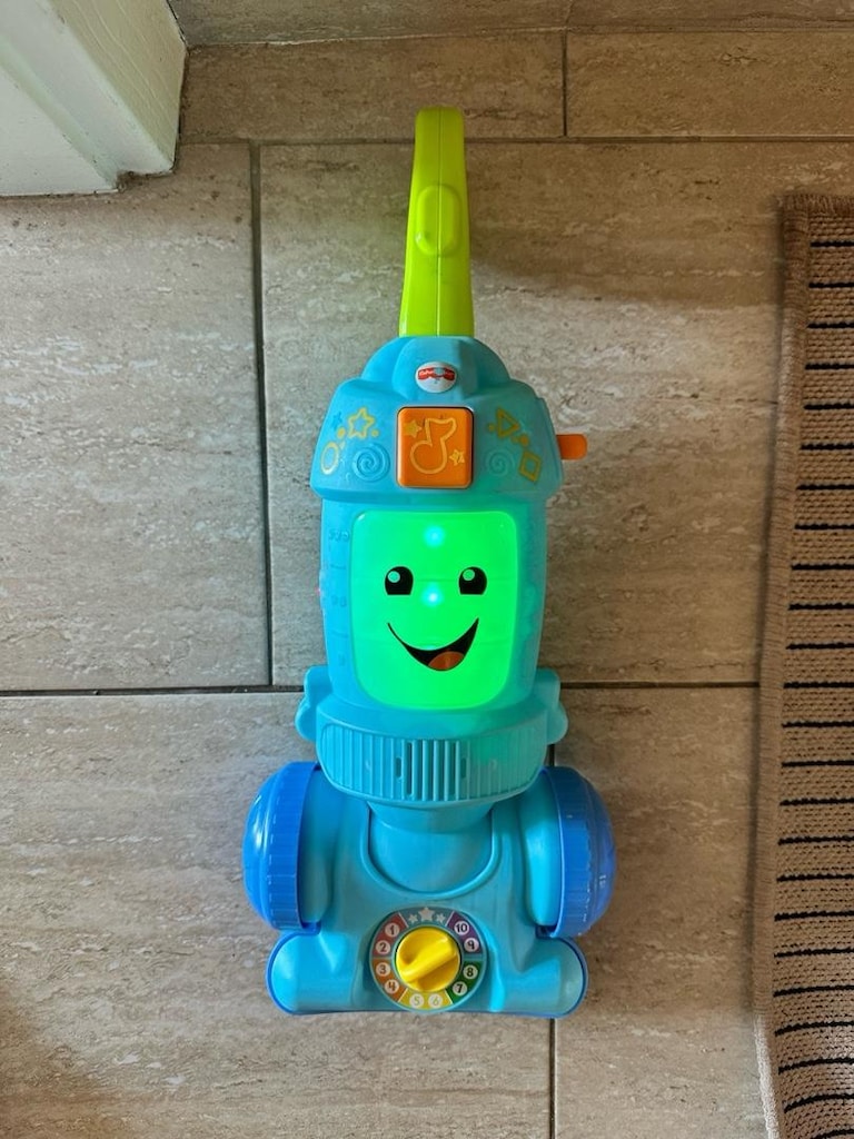 Fisher Price neşeli süpürge