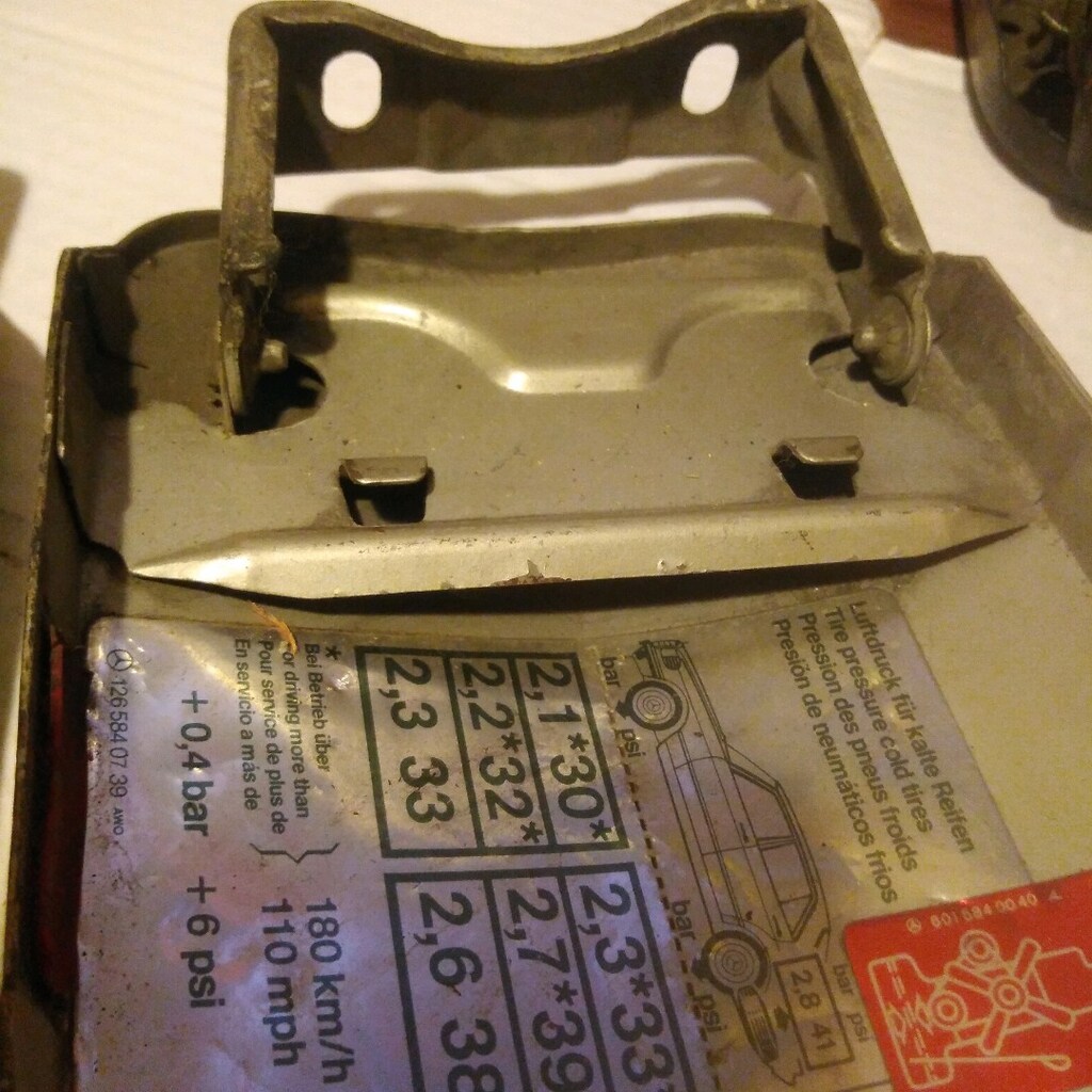 MERCEDES W126 YAKIT DEPO SAC KAPAK - 6