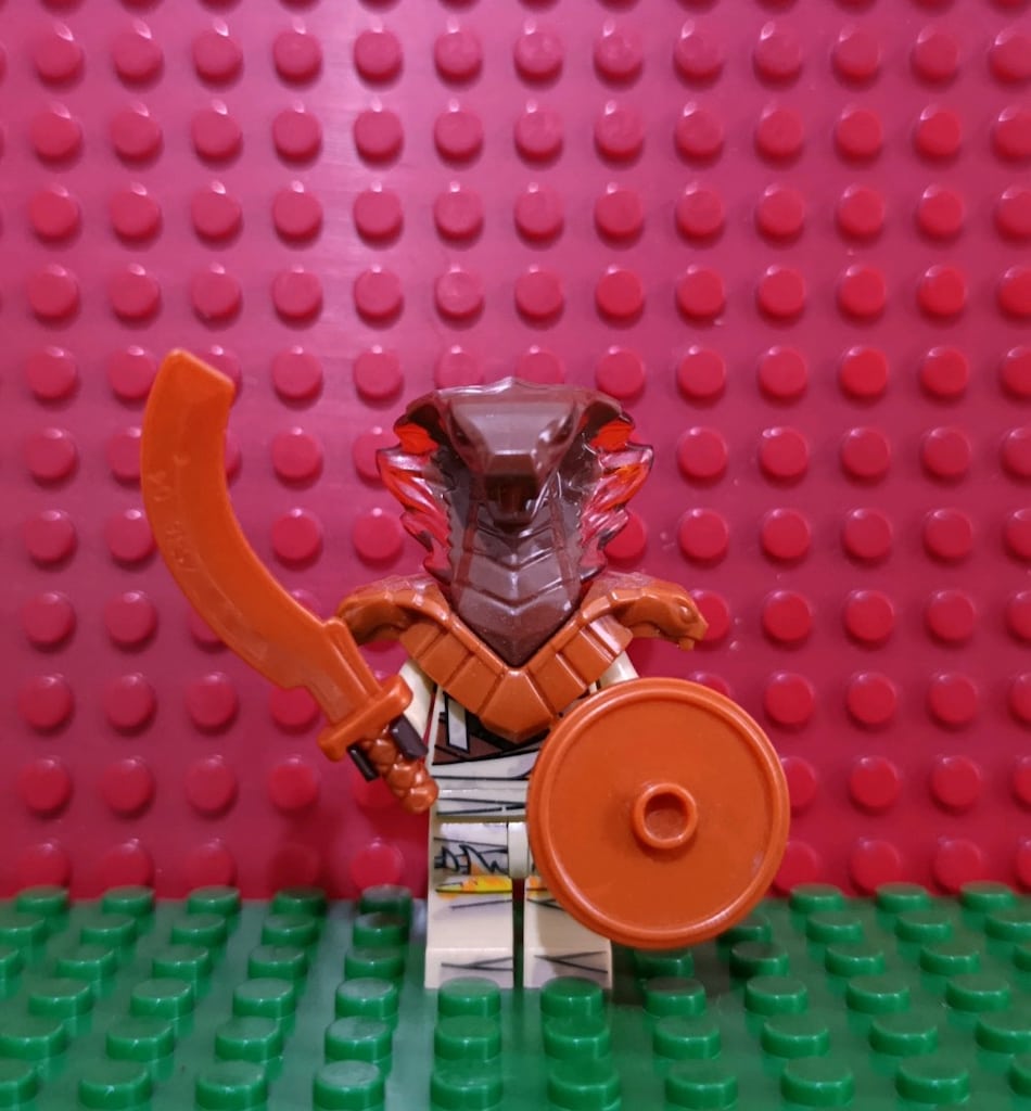 Lego Ninjago Pyro Destroyer Mini Figürü - 2