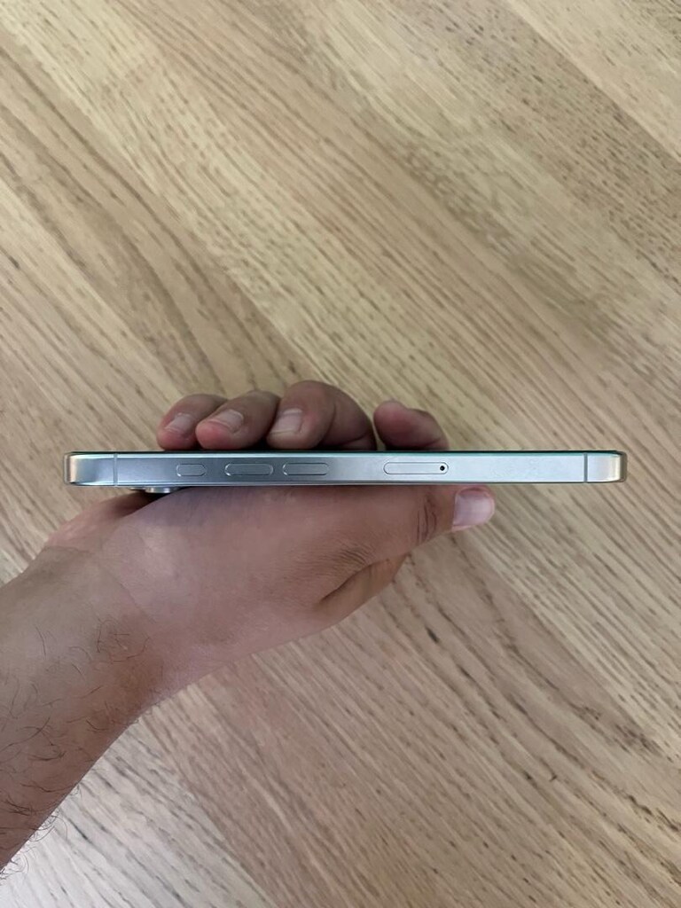 İPHONE 16 PRO TİTANYUM BEYAZ - 10