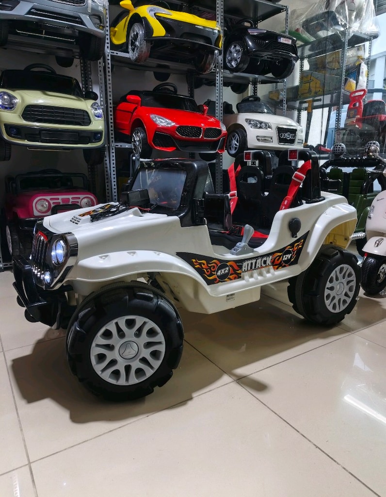 2 KİŞİLİK PİLSAN ATAK 3 İLERİ KUMANDALI 12+12 2 MOTORLU AKÜLÜ ARABA