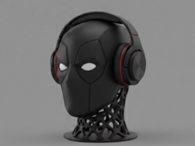 Deadpool Kulaklık Standı – Masanıza Tarz ve Eğlence