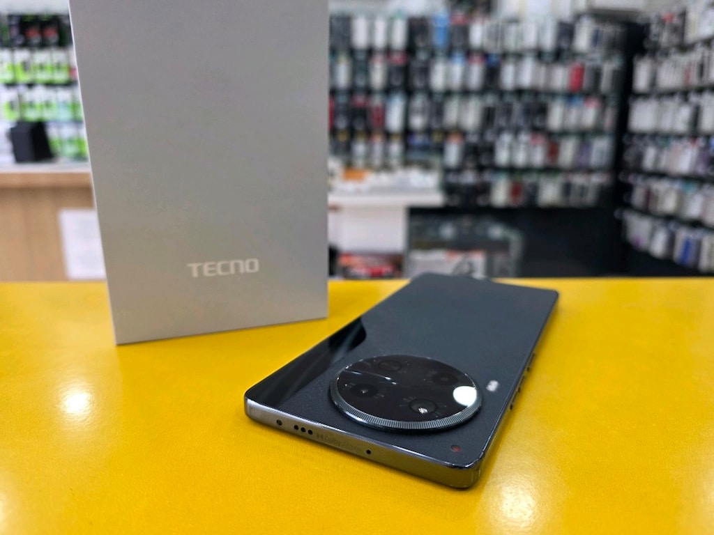 Tecno Camon 30, 256GB 8+5GB Ram. Tertemiz ve Sorunsuz. Siyah Renk - 3