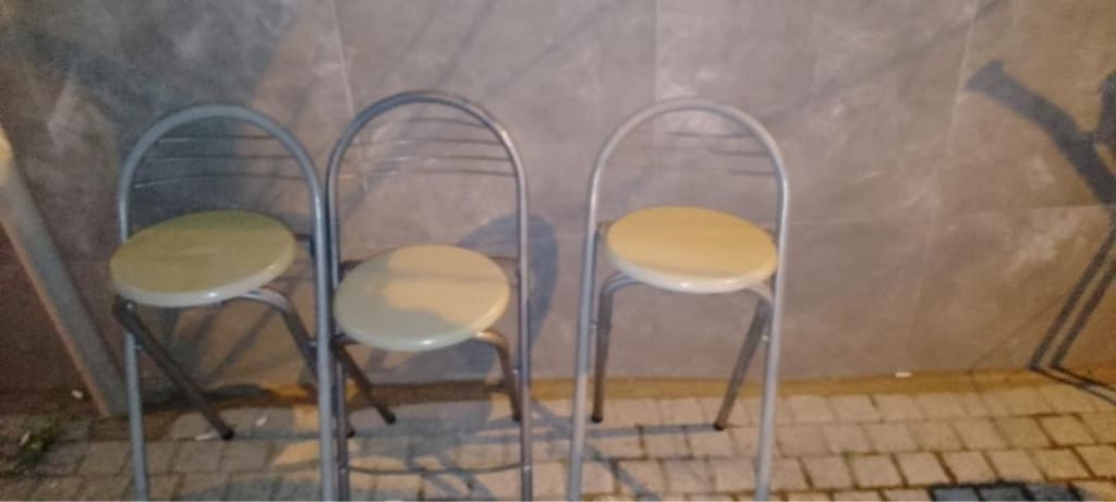 Üç Adet Açılıp Kapanır Sandelye - 12
