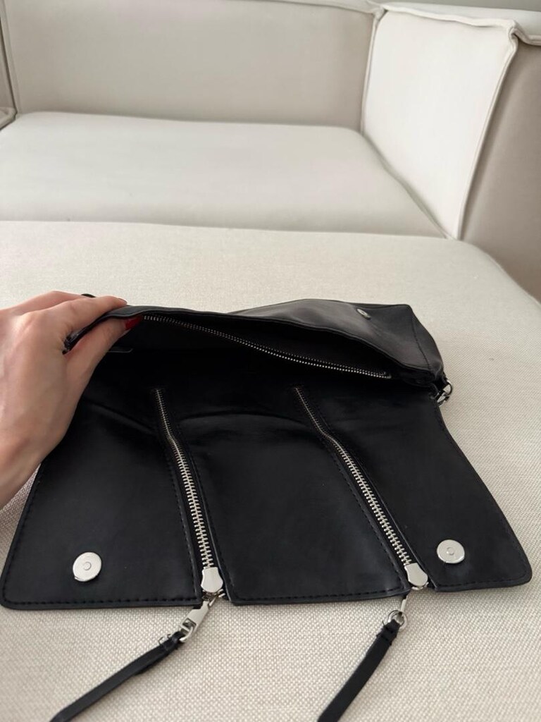 Zara Siyah Fermuar Detaylı Omuz Çantası - 3
