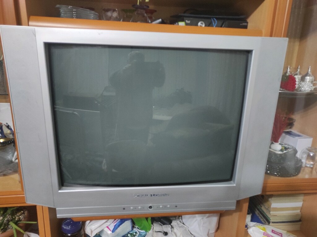 83 Ekran Tüplü Televizyon - 3